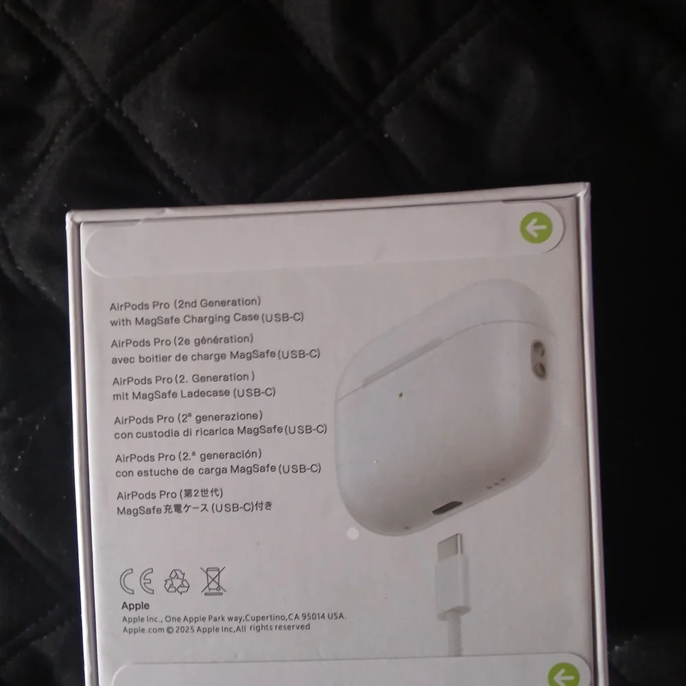 Apple AirPods Pro with MagSafe Charging Case